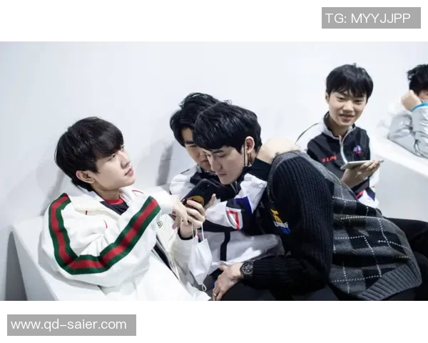 Shad0w用爆炸果实贴脸Jackeylove引发赛场热议精彩瞬间回顾