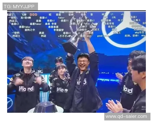 乌兹决赛现场见阿乐调侃准备偷走奖杯的幽默对话 乌兹决赛现场见阿乐调侃准备偷走奖杯的幽默对话